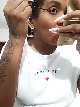 ELLA KELLY online show from 11/08/25, 11:43