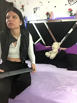 1lovelygirls online show from 10/04/25, 12:03