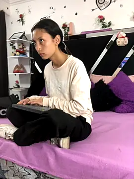 1lovelygirls online show from 10/09/25, 12:03