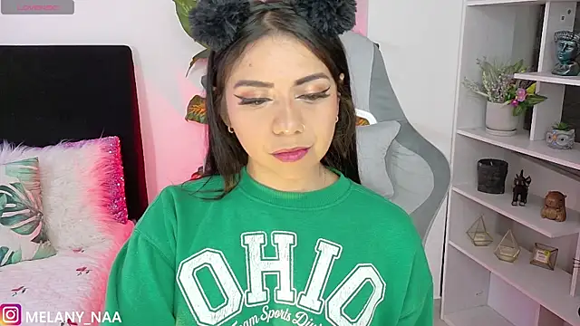 Snapshot of melany_naa chatting on 11/19/25, 01:05 melany naa online show from 11/19/25, 01:05