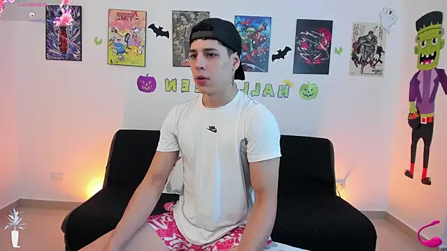 jonathanjoestar  online show from 11/03/25, 09:59