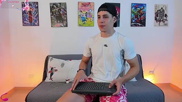 Snapshot of jonathanjoestar_ chatting on 01/09/26, 09:27 jonathanjoestar online show from 01/09/26, 09:27