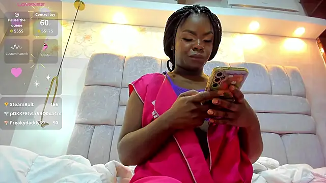 amina west online show from 10/04/25, 12:03