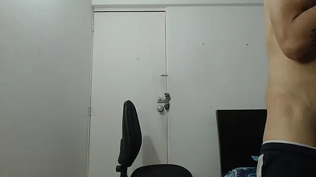 Snapshot of dimitriquiet05 chatting on 12/02/24, 08:30 dimitriquiet05 online show from 12/02/24, 08:30