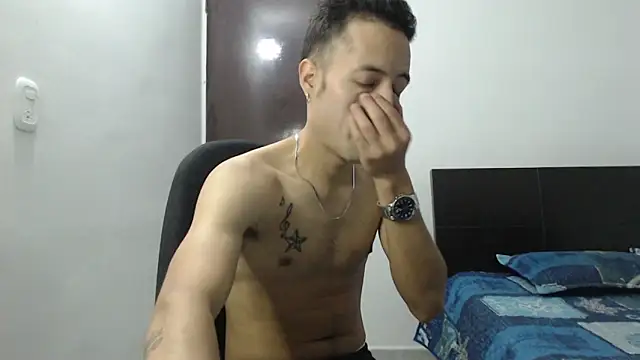 Snapshot of dimitriquiet05 chatting on 12/18/24, 05:04 dimitriquiet05 online show from 12/18/24, 05:04