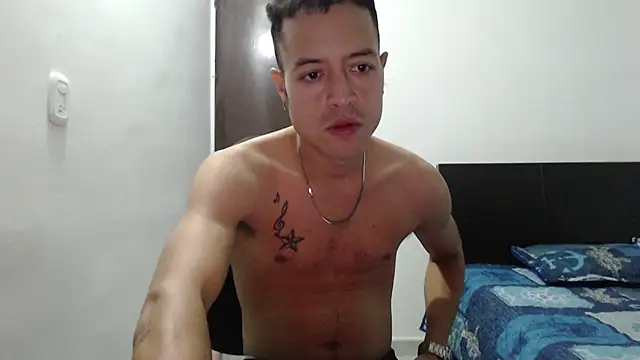 Snapshot of dimitriquiet05 chatting on 12/19/24, 02:12 dimitriquiet05 online show from 12/19/24, 02:12