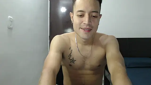 Snapshot of dimitriquiet05 chatting on 12/21/24, 05:36 dimitriquiet05 online show from 12/21/24, 05:36