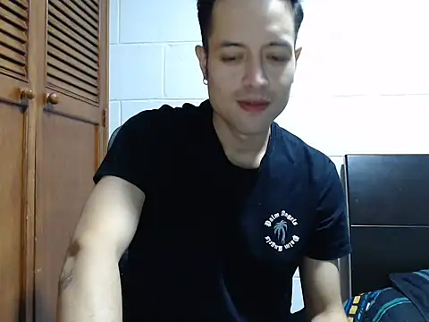 Snapshot of dimitriquiet05 chatting on 02/03/26, 04:54 dimitriquiet05 online show from 02/03/26, 04:54