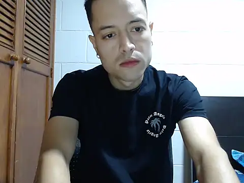 Snapshot of dimitriquiet05 chatting on 02/13/26, 06:31 dimitriquiet05 online show from 02/13/26, 06:31