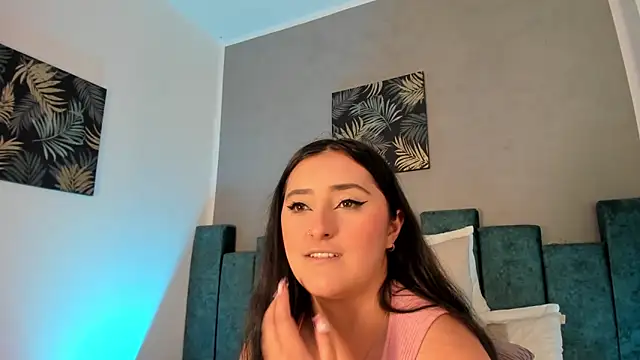 Kathia Morelli online show from 05/07/26, 01:16