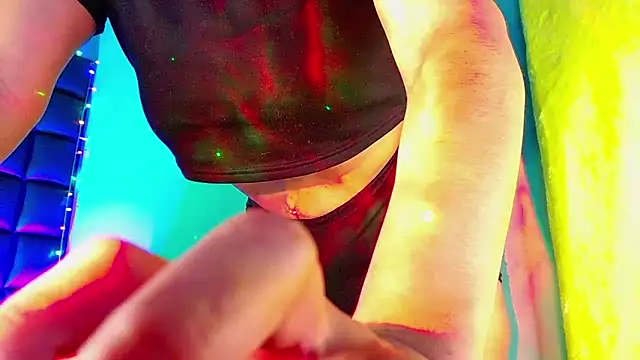 kuromi69 online show from 12/22/24, 04:28