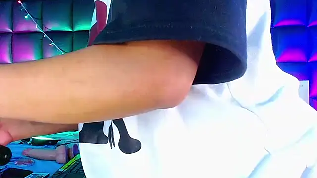 kuromi69 online show from 01/08/25, 09:00