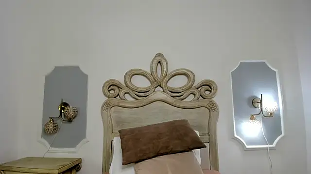 Sara  Williams online show from 10/30/25, 04:25