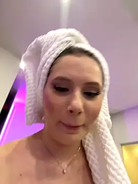 ChloeMarsch online show from 10/01/25, 04:18