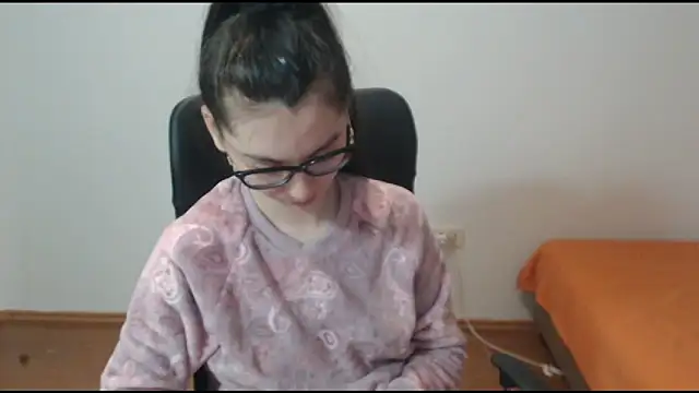 Snapshot of CuteJollie4U chatting on 02/04/25, 03:57 CuteJollie4U online show from 02/04/25, 03:57