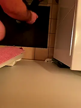 Snapshot of dimitriei chatting on 10/17/25, 08:33 dimitriei online show from 10/17/25, 08:33