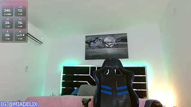 -MiaDelight- online show from 05/11/26, 02:34