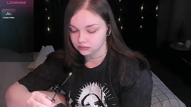 EvaBae online show from 12/10/24, 12:05