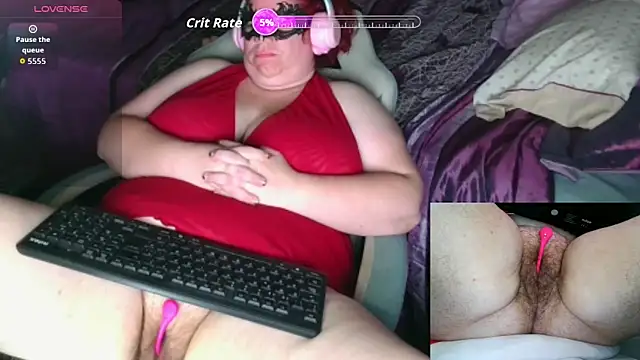Snapshot of BBW-Ginger chatting on 11/12/25, 12:55 BBW-Ginger online show from 11/12/25, 12:55