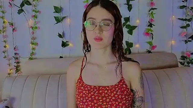 Snapshot of MiaWinx chatting on 11/20/25, 09:03 MiaWinx online show from 11/20/25, 09:03