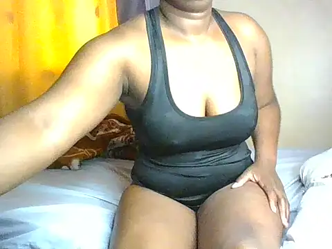Snapshot of Missshelo chatting on 05/21/26, 05:47 Missshelo online show from 05/21/26, 05:47