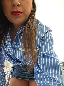 GatitaXD27 online show from 12/05/25, 10:02