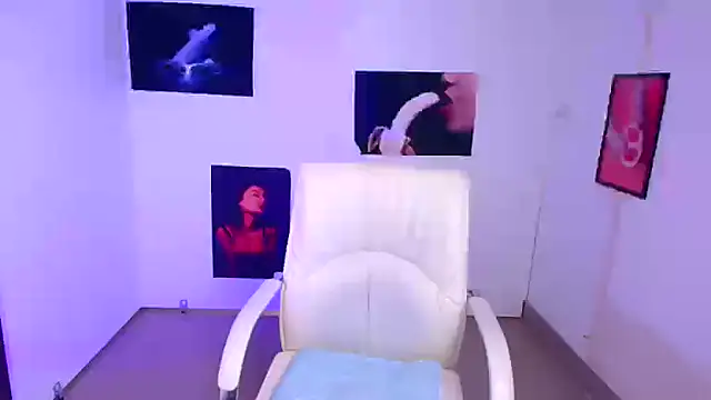 Loren Moa online show from 12/30/24, 02:19