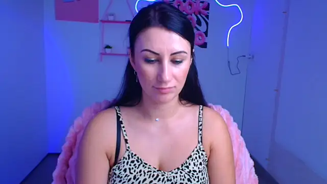 Loren Moa online show from 11/01/25, 01:02