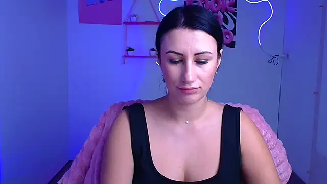 Loren Moa online show from 11/21/25, 12:48