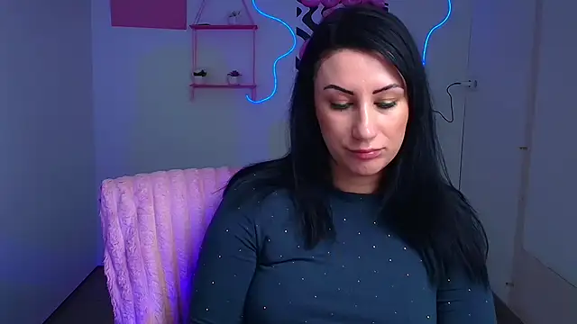 Loren Moa online show from 12/20/25, 12:56