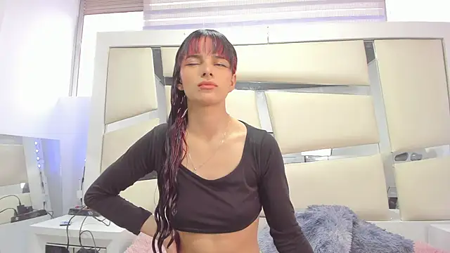 Snapshot of chrystal_js chatting on 03/18/25, 01:09 chrystal js online show from 03/18/25, 01:09