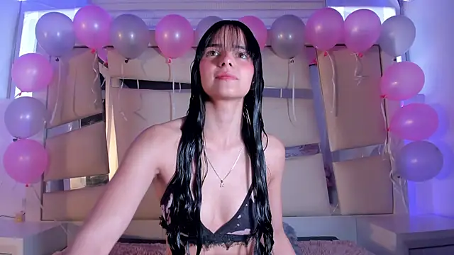 Snapshot of chrystal_js chatting on 10/21/25, 01:23 chrystal js online show from 10/21/25, 01:23