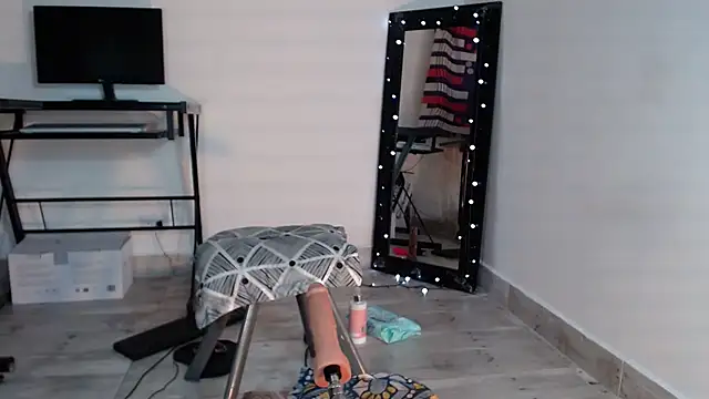 Amelie hills02 online show from 02/08/25, 12:17