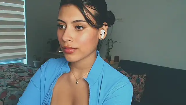 Snapshot of oxiris_1 chatting on 05/03/26, 10:05 oxiris 1 online show from 05/03/26, 10:05