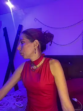 Snapshot of Little_Naughtty chatting on 05/06/26, 02:00 Little Naughtty online show from 05/06/26, 02:00
