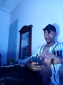 Snapshot of ZaddyBigDee chatting on 09/20/25, 09:38 ZaddyBigDee online show from 09/20/25, 09:38