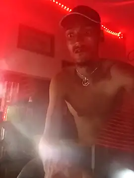 Snapshot of ZaddyBigDee chatting on 02/21/26, 12:22 ZaddyBigDee online show from 02/21/26, 12:22