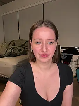 nerdynina online show from 12/15/24, 12:18