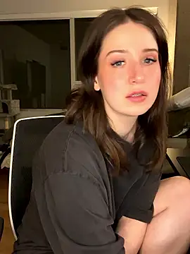 Snapshot of nerdynina chatting on 01/11/26, 12:48 nerdynina online show from 01/11/26, 12:48