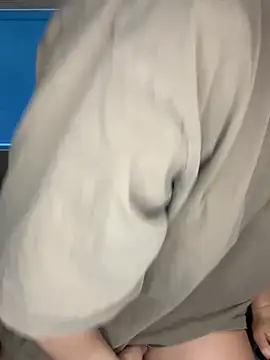 Snapshot of nerdynina chatting on 02/01/26, 09:24 nerdynina online show from 02/01/26, 09:24