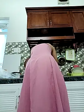    Erin    online show from 09/15/25, 04:12