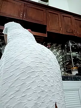    Erin    online show from 10/05/25, 03:49