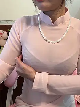    Erin    online show from 04/27/26, 02:04