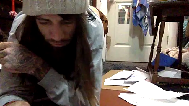 Snapshot of Robriguezxxx chatting on 12/20/25, 06:42 Robriguezxxx online show from 12/20/25, 06:42