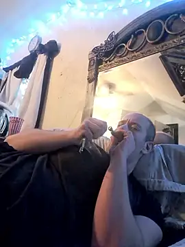 Snapshot of ditchwater chatting on 03/08/25, 01:03 ditchwater online show from 03/08/25, 01:03