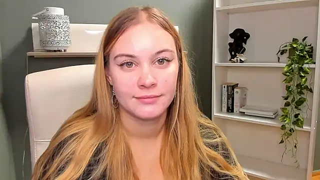 Snapshot of kitty_valeria chatting on 12/21/24, 11:11 kitty valeria online show from 12/21/24, 11:11