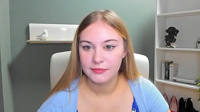 Snapshot of kitty_valeria chatting on 01/06/25, 07:42 kitty valeria online show from 01/06/25, 07:42