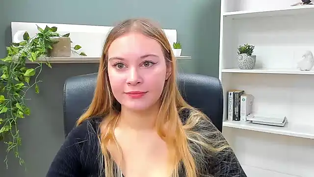 Snapshot of kitty_valeria chatting on 01/11/25, 07:49 kitty valeria online show from 01/11/25, 07:49