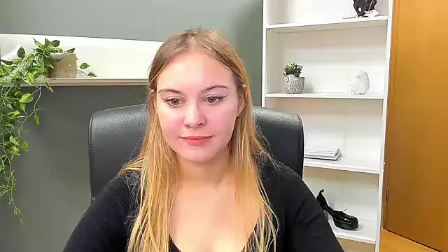 Snapshot of kitty_valeria chatting on 01/12/25, 02:19 kitty valeria online show from 01/12/25, 02:19