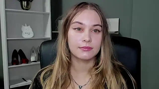 Snapshot of kitty_valeria chatting on 11/10/25, 09:58 kitty valeria online show from 11/10/25, 09:58